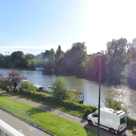 Apartment La Fontaine,t2 Au Calme , Parking, Vue Erdre *